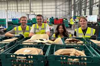 Fareshare Foodbuy volunteers (1) (1).jpg
